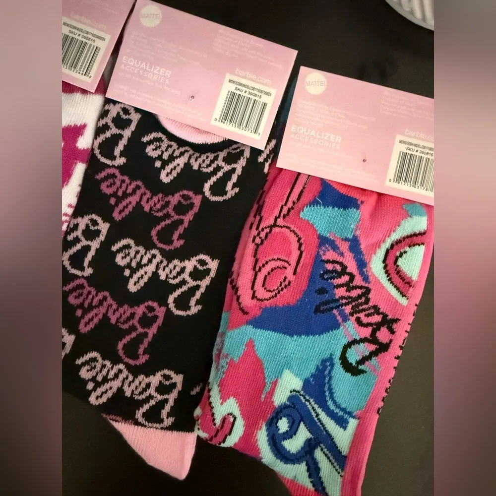 🆕🧦 BARBIE LIMITED EDITION 4-PIECE CREW SOCK COLLECTION. BRAND NEW WITH TAGS!